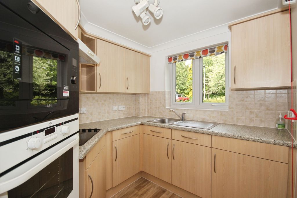 Property photo 3 of 12 Kitchen