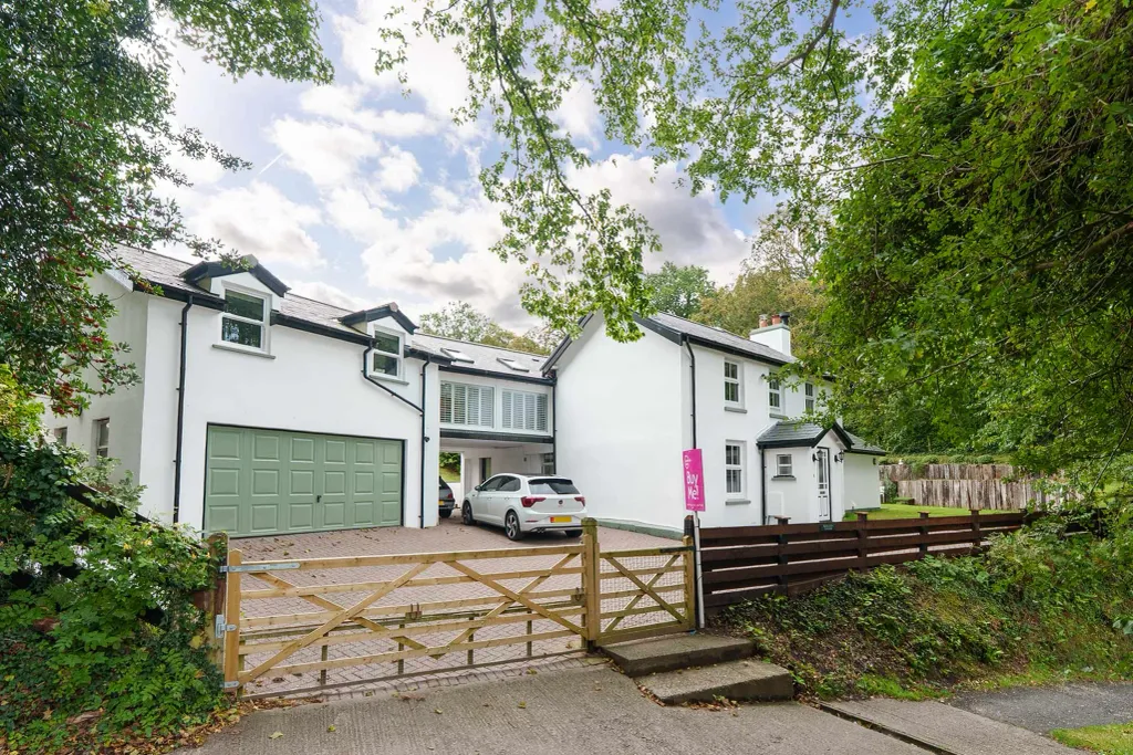 Property photo 1 of 36