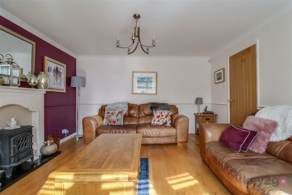 Property photo 3 of 21 Img_0988-Img_0990.Jpg