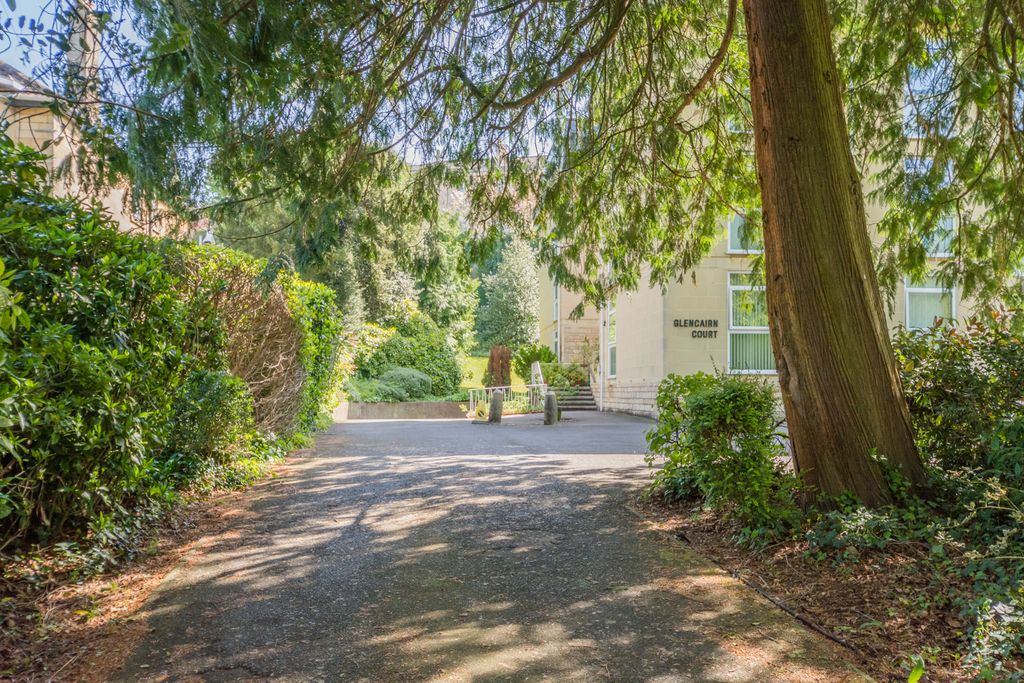 Property photo 1 of 19 14 Glencairn-1