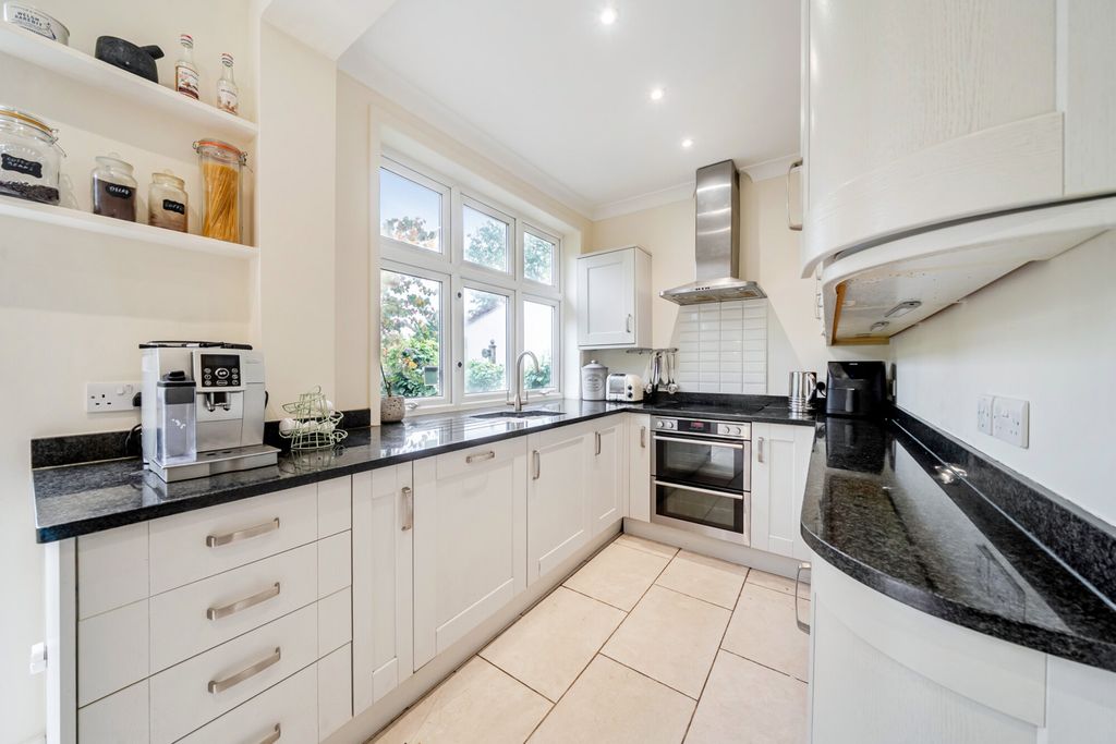 Property photo 3 of 20 1526661-13-6Abcd8...