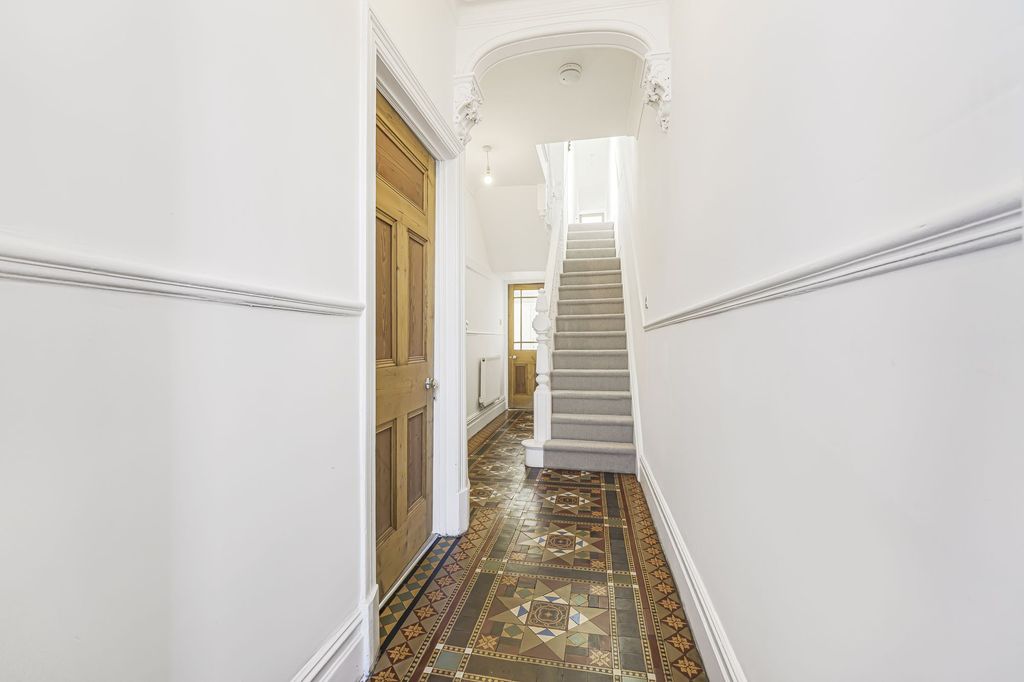 Property photo 2 of 35