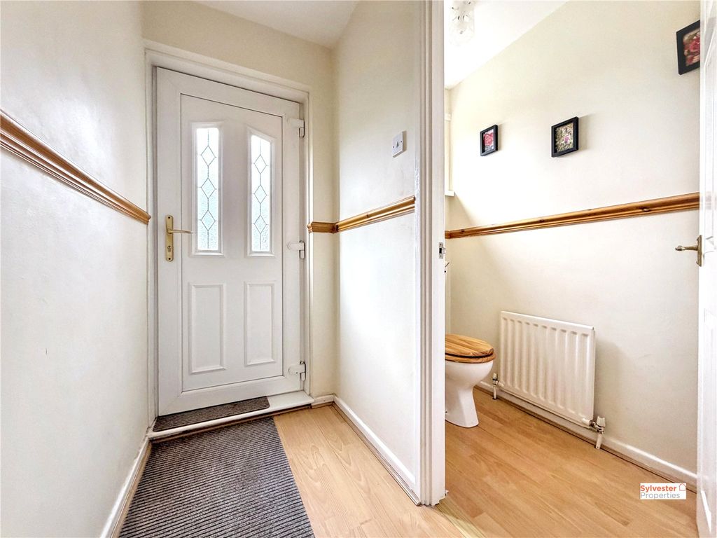 Property photo 2 of 21 Picture No. 18