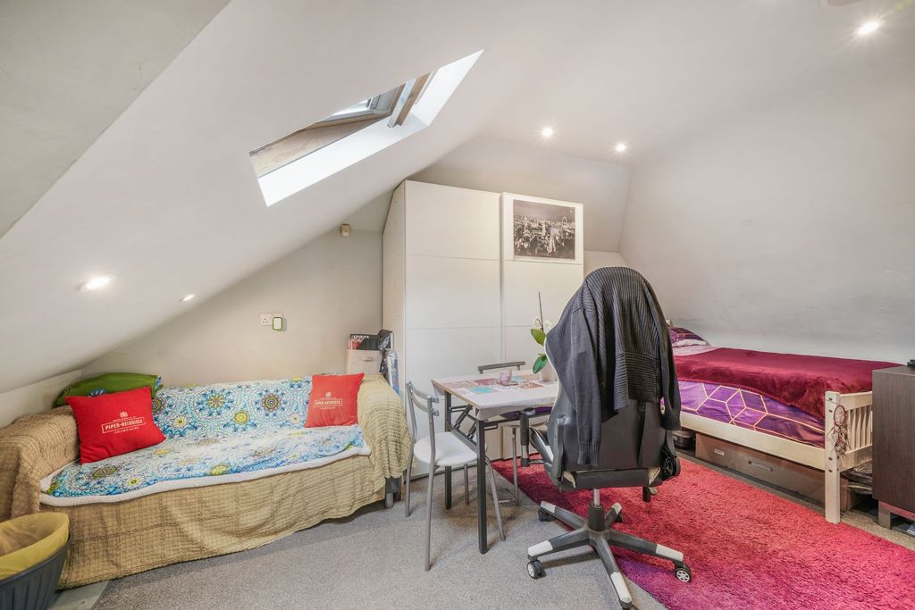 Property photo 3 of 7 Flat 7, 5, Norbury Avenue Thornton Heath Cr7 8Ah - 3Tp6Ajk7Sase9Txk4Stt
