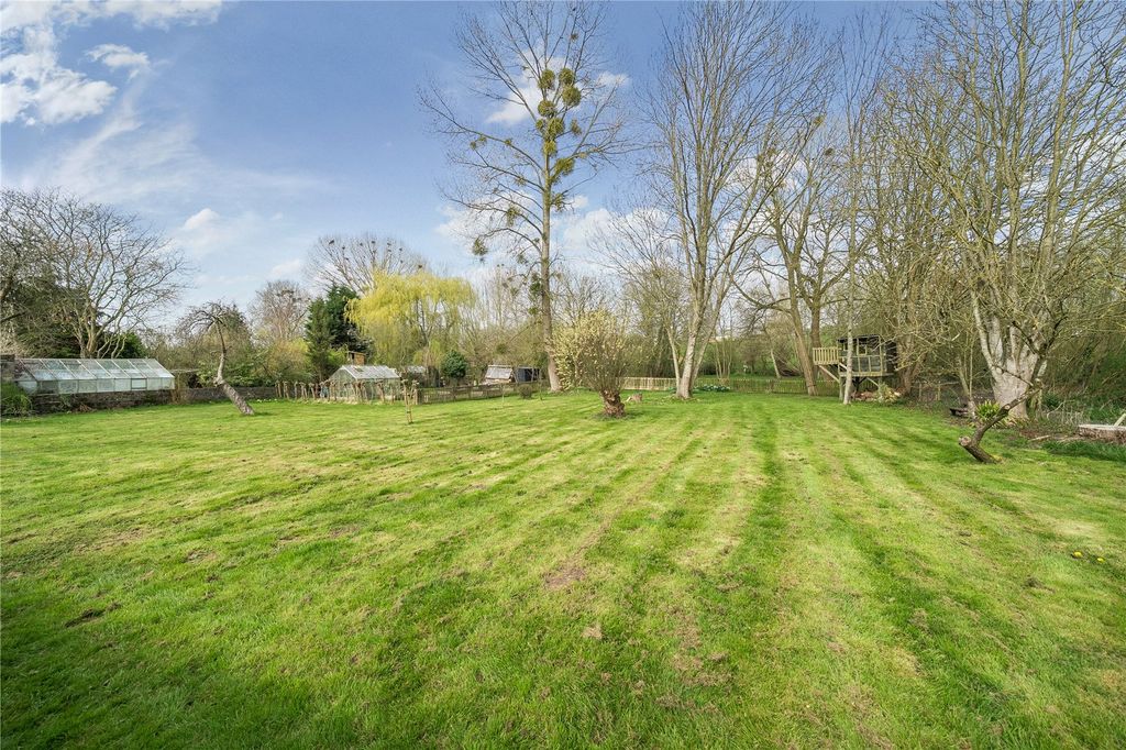 Property photo 2 of 36 Garden