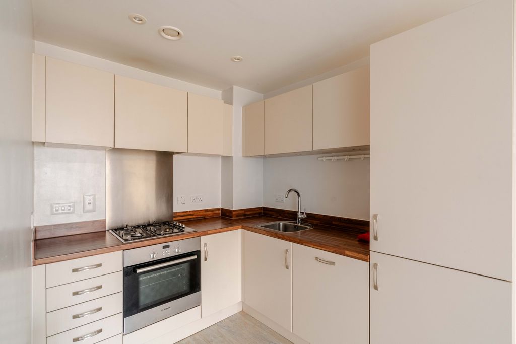 Property photo 2 of 18 5