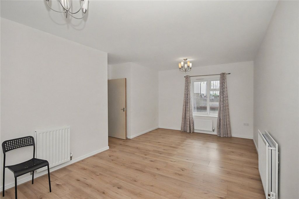 Property photo 3 of 10 Picture No. 02