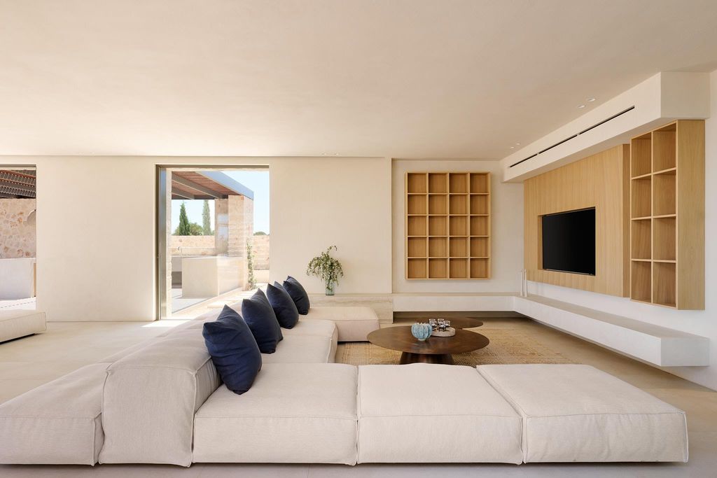 Property photo 3 of 17 Image