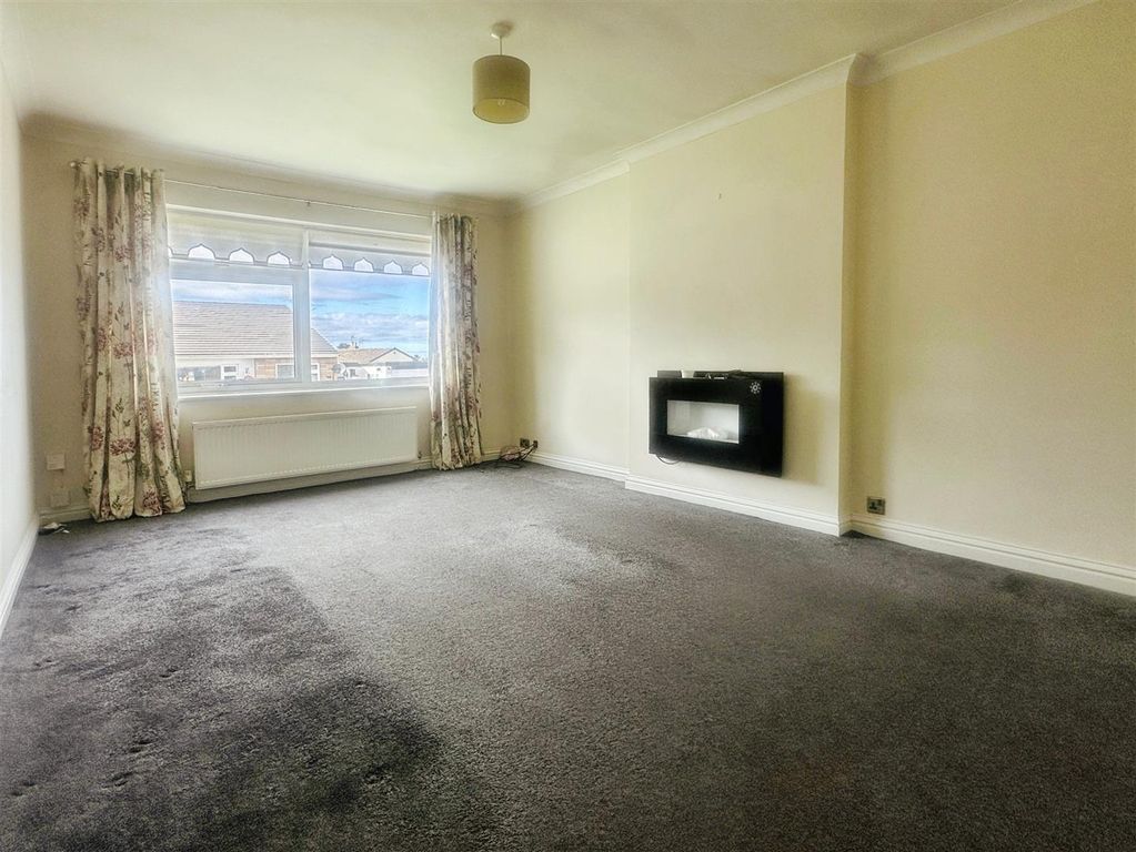 Property photo 2 of 14 Lounge.Jpg