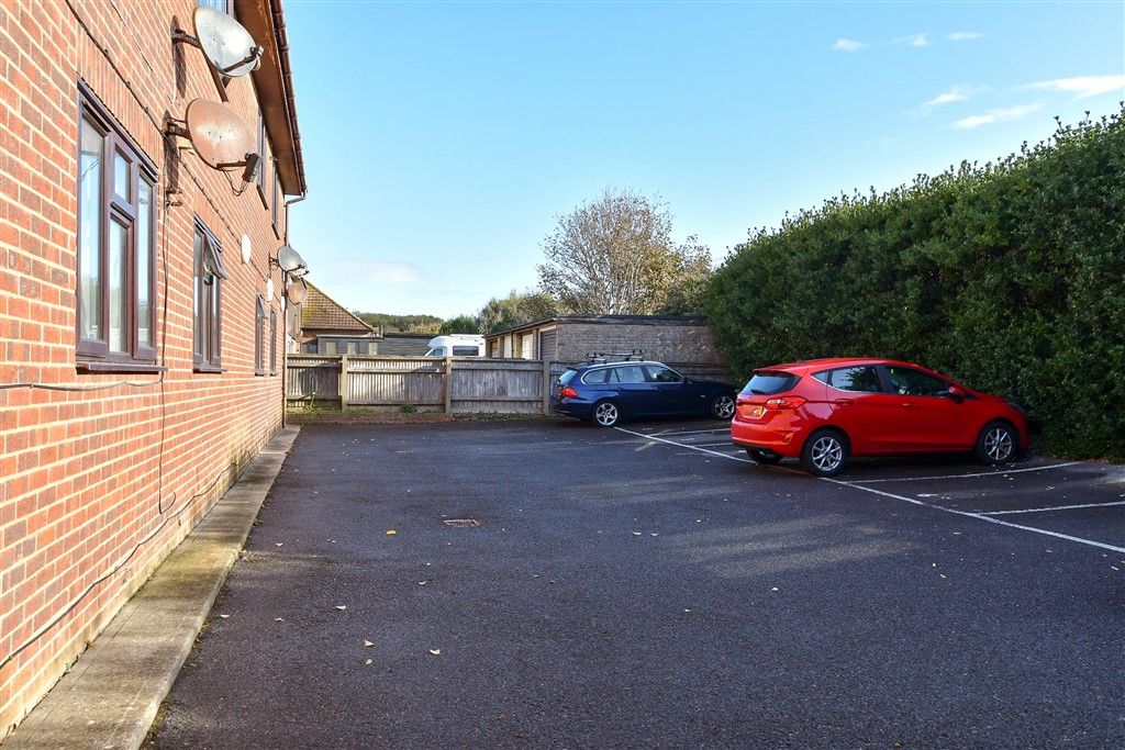 Property photo 2 of 8 Driveway/Parking