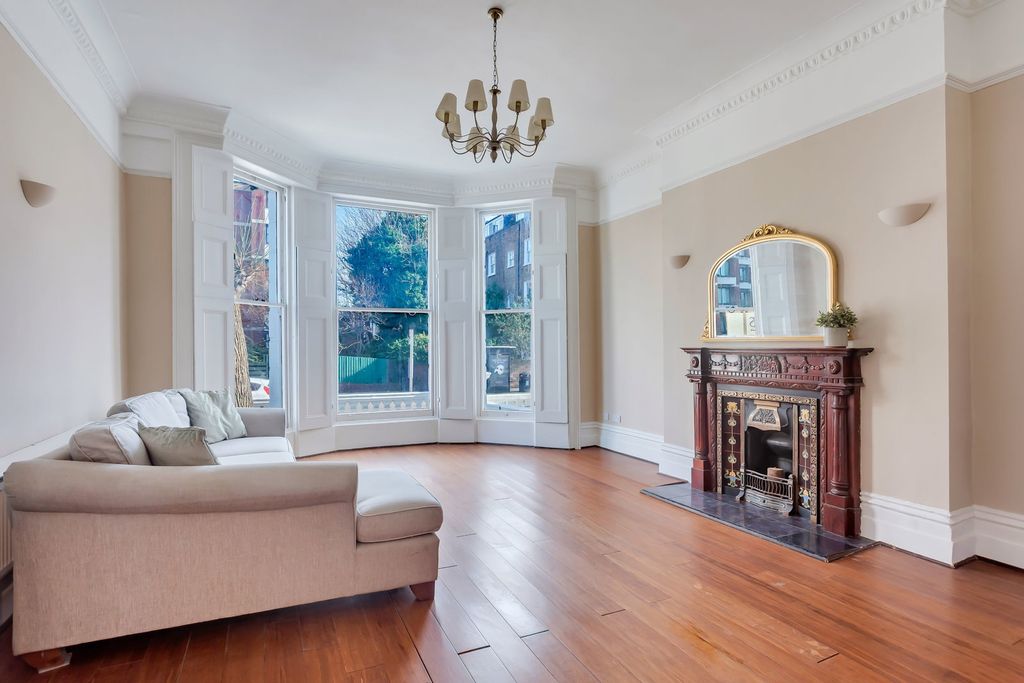 Property photo 2 of 11