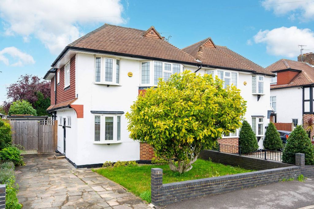 Property photo 2 of 17