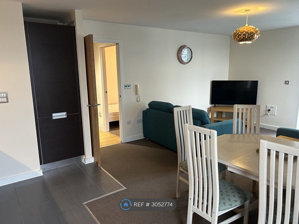 Property photo 3 of 18 Lounge / Dinner