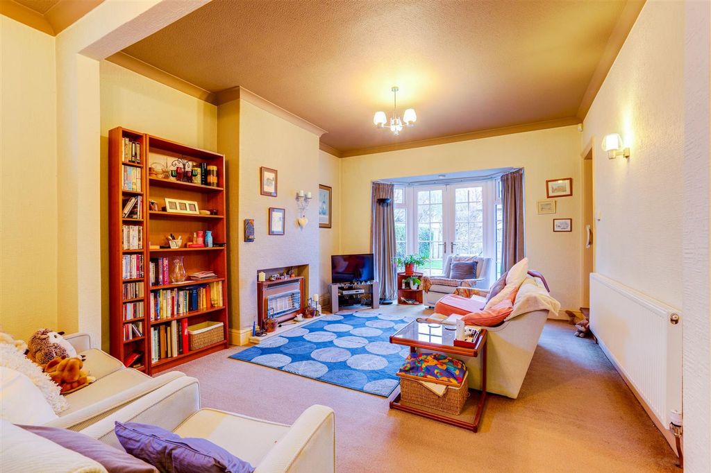 Property photo 2 of 28