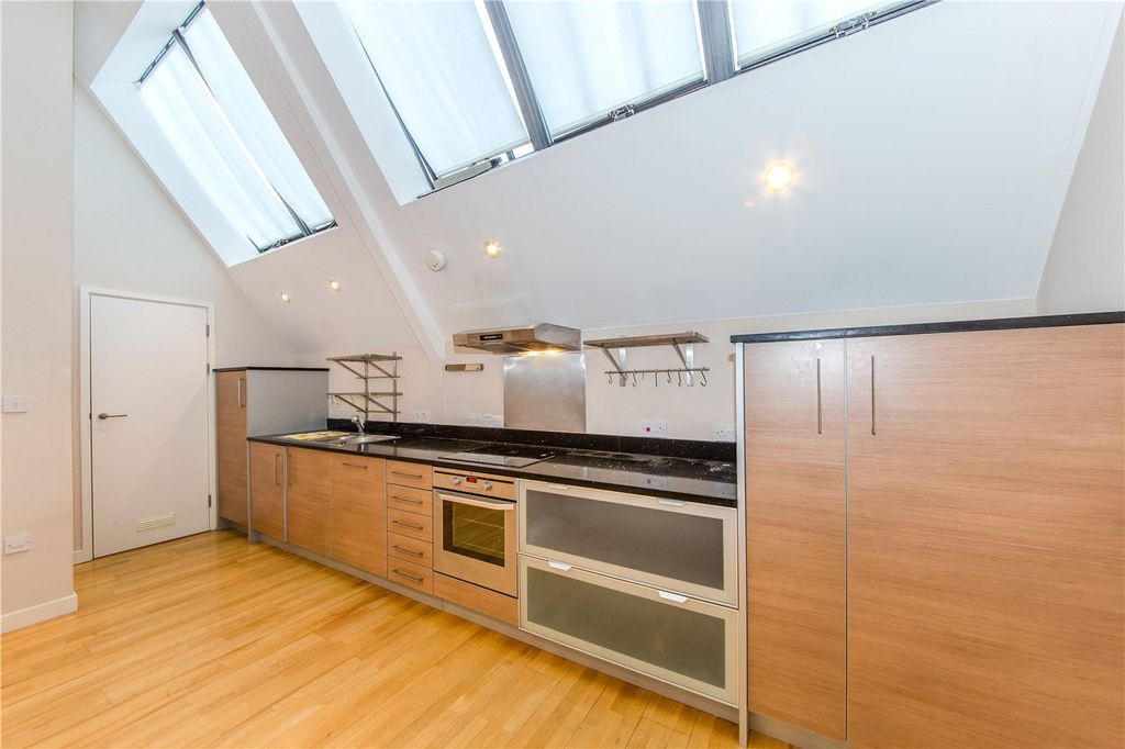 Property photo 2 of 9 Kitchen