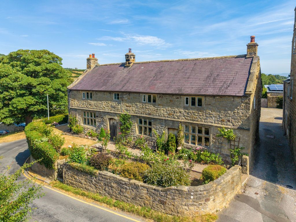 Property photo 1 of 35