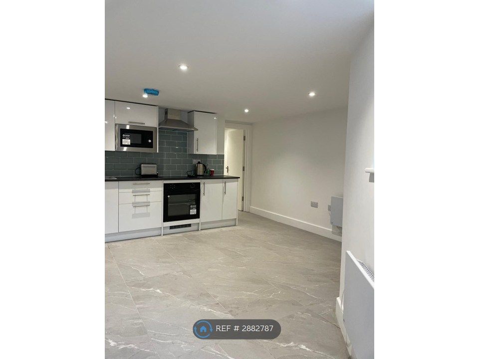 Property photo 1 of 19 Newly Refurbished 2 Bedroom