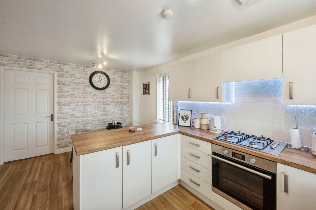 Property photo 2 of 15 Kitchen