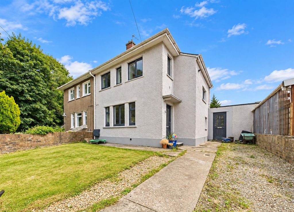 Property photo 1 of 19 c0d2Cad3-9E18-42Eb-A517-325B34E2c5F9.Png