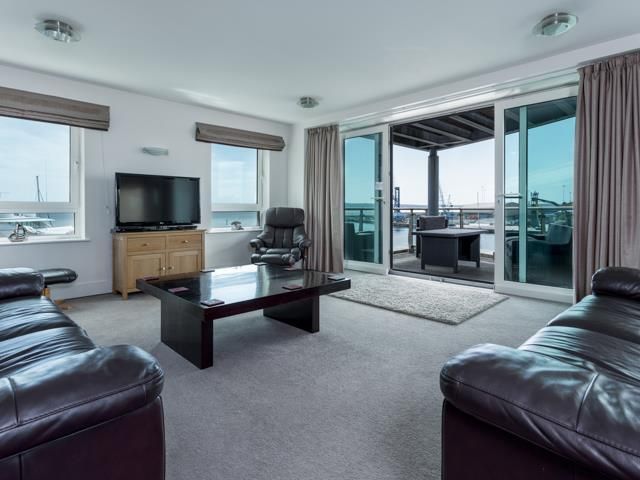 Property photo 2 of 19 1 Dq - Lounge - Cfp 2.Jpg