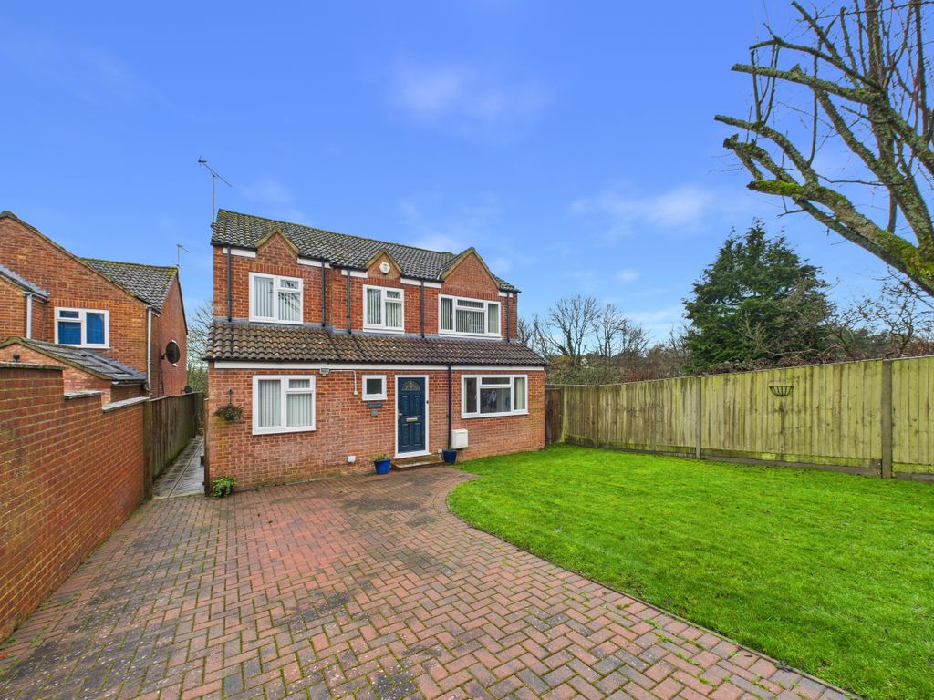 Property photo 1 of 16 Cam02536G0-Pr0041-Still007