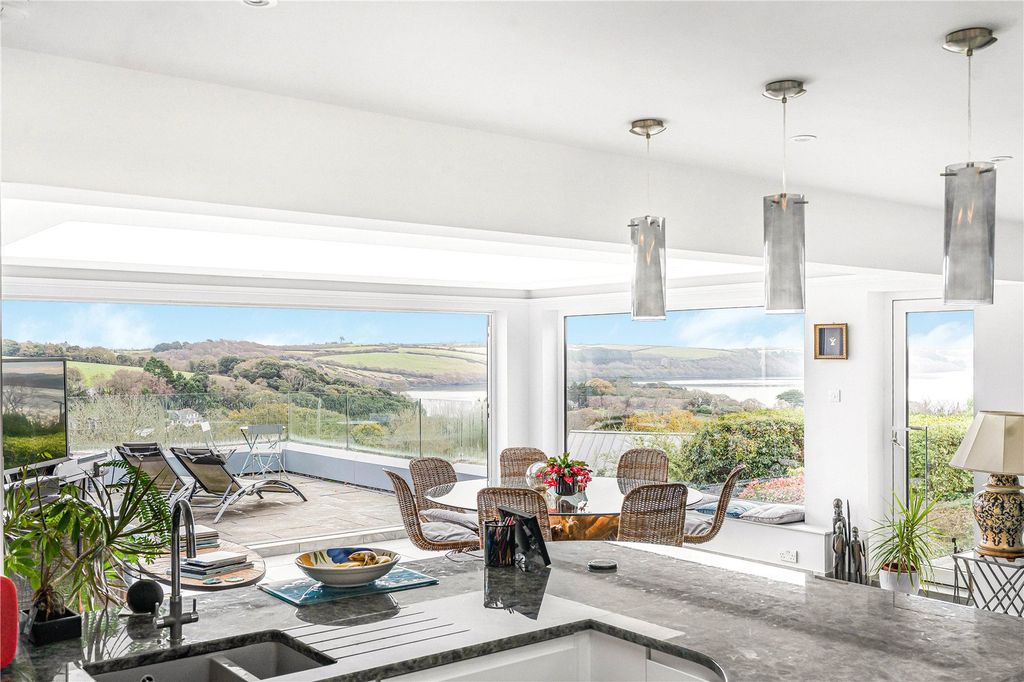 Property photo 3 of 44 Picture No. 06