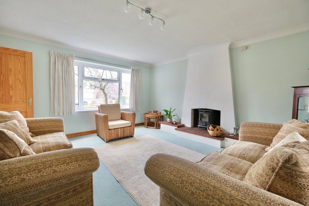 Property photo 2 of 23