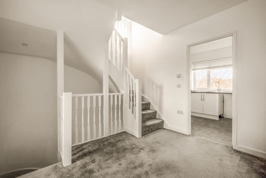 Property photo 1 of 15 4619000