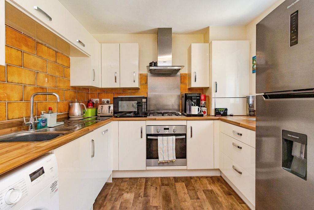 Property photo 3 of 12 Kitchen/Diner
