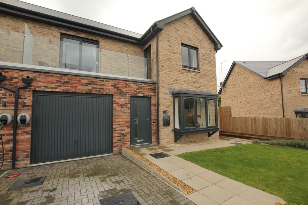 Property photo 1 of 16 Front View