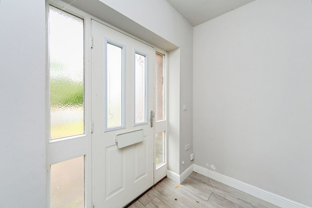 Property photo 2 of 17 Photo