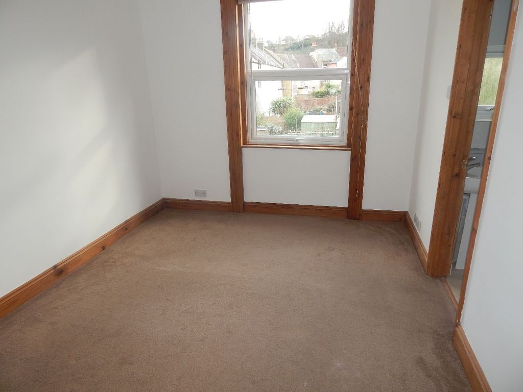 Property photo 3 of 4