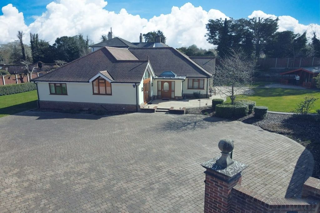 Property photo 1 of 20