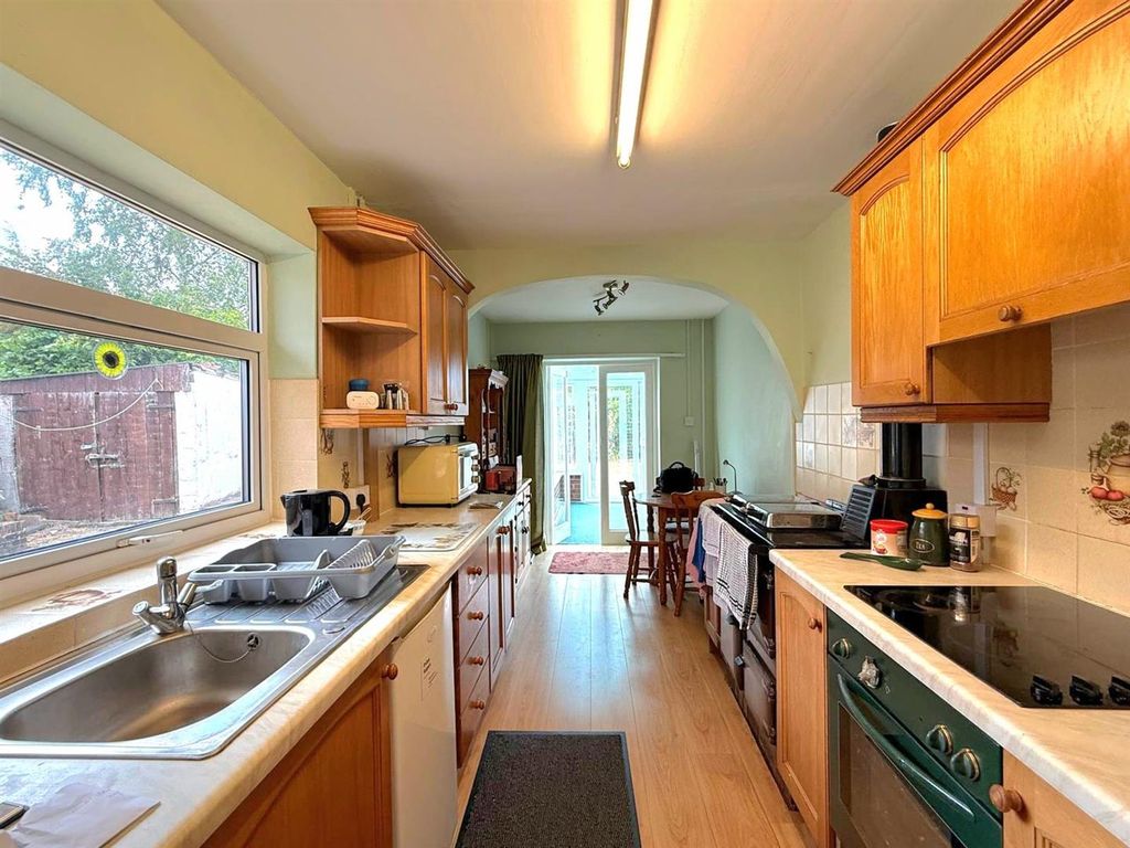 Property photo 3 of 18 Kitchen.Jpg