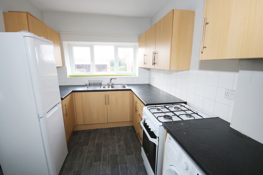 Property photo 2 of 9 Kitchen