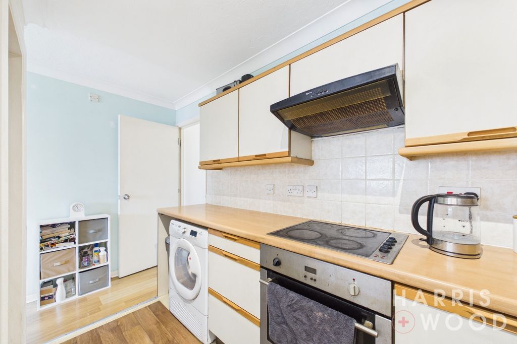 Property photo 3 of 14 5563493