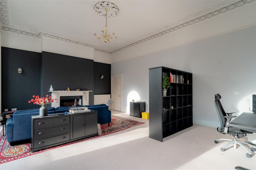 Property photo 3 of 11 Dsc05940-Hdr.Jpg