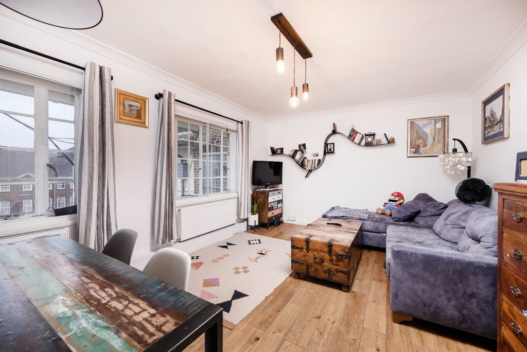 Property photo 1 of 7 4369600