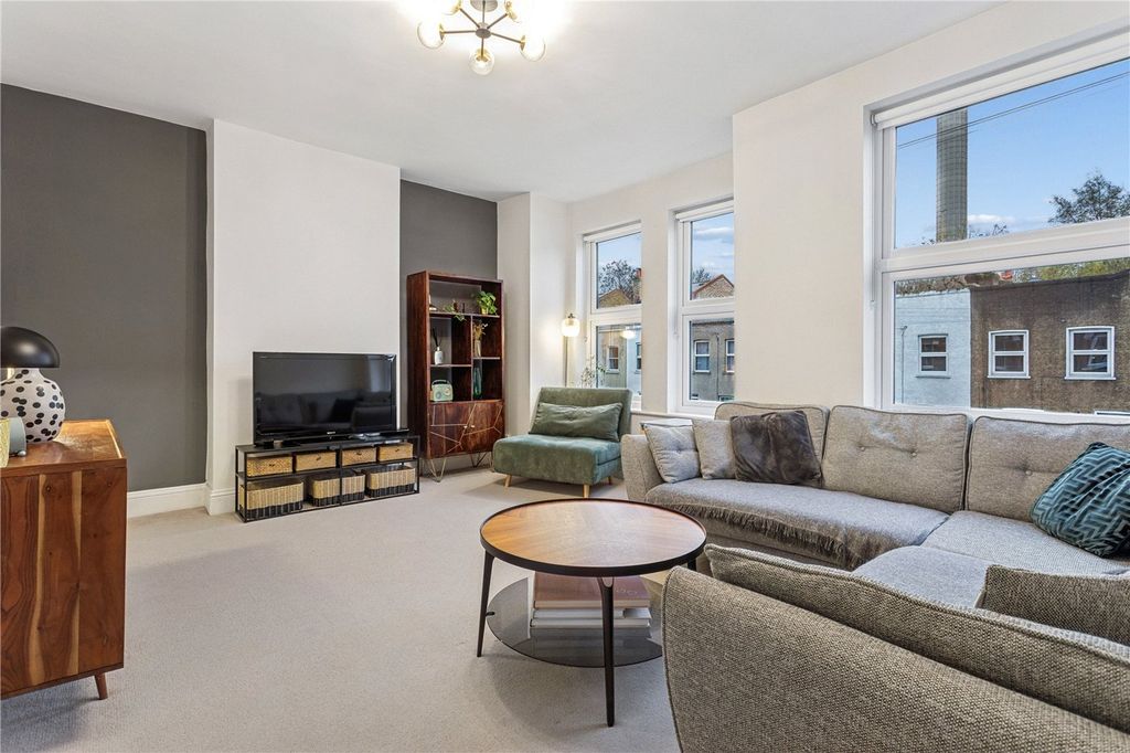 Property photo 2 of 14 Picture No. 05