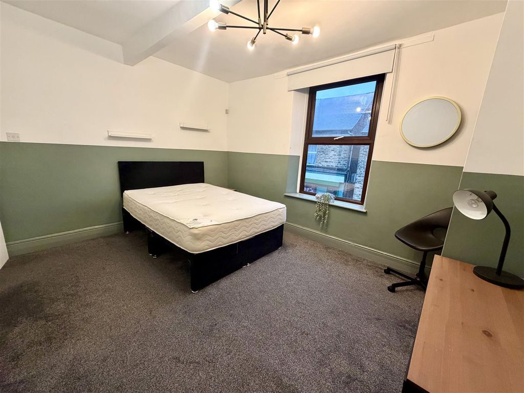 Property photo 2 of 10 Tempimageb7Po3X.Jpg