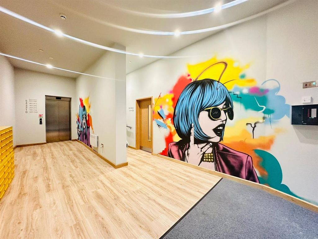 Property photo 1 of 14 Entrance Hallway 4.Jpeg