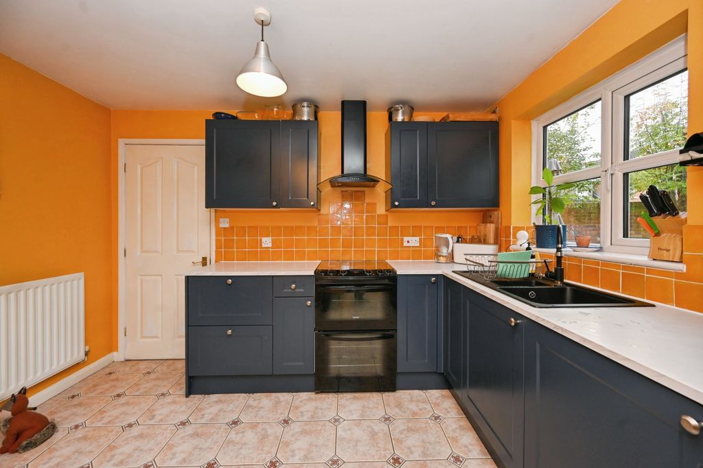 Property photo 3 of 15 Kitchen