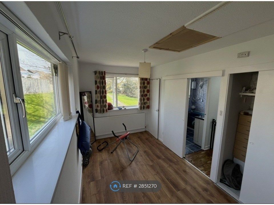 Property photo 2 of 8 Bedroom