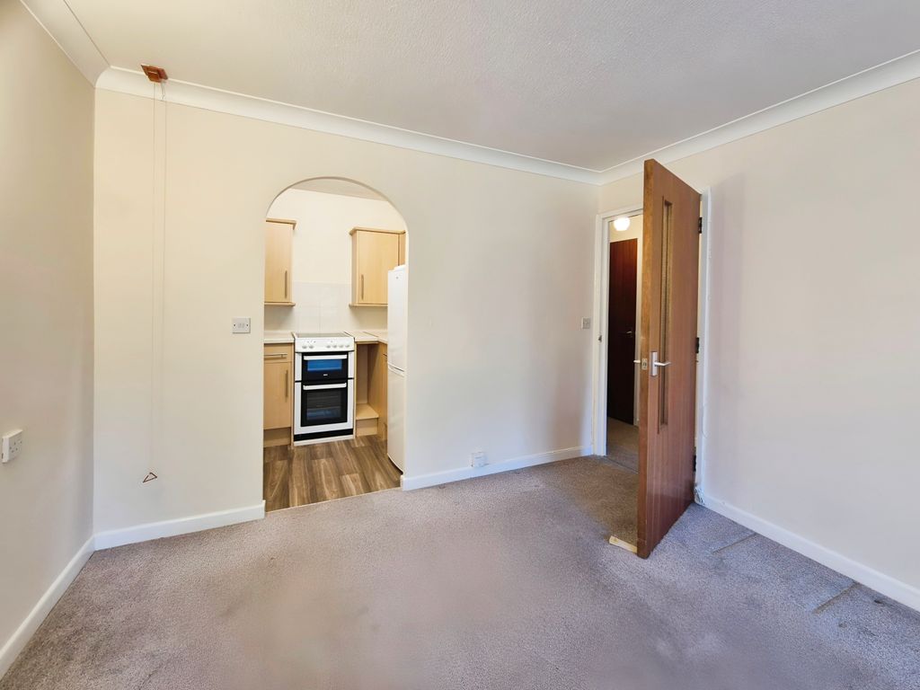 Property photo 3 of 10 7c7ccc4E-1000022581