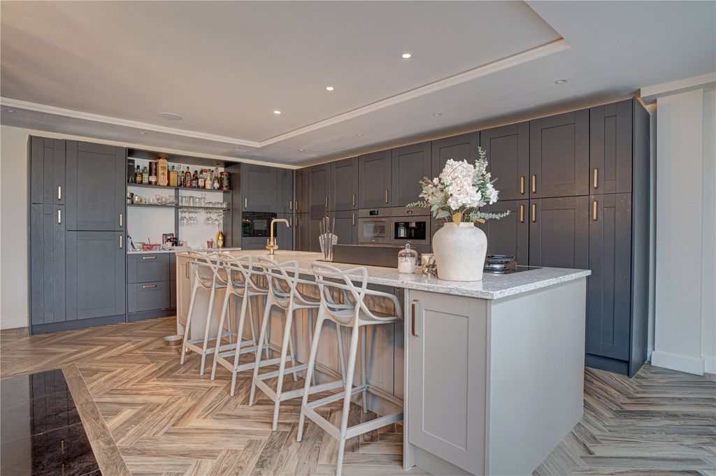 Property photo 3 of 16 Picture No. 03