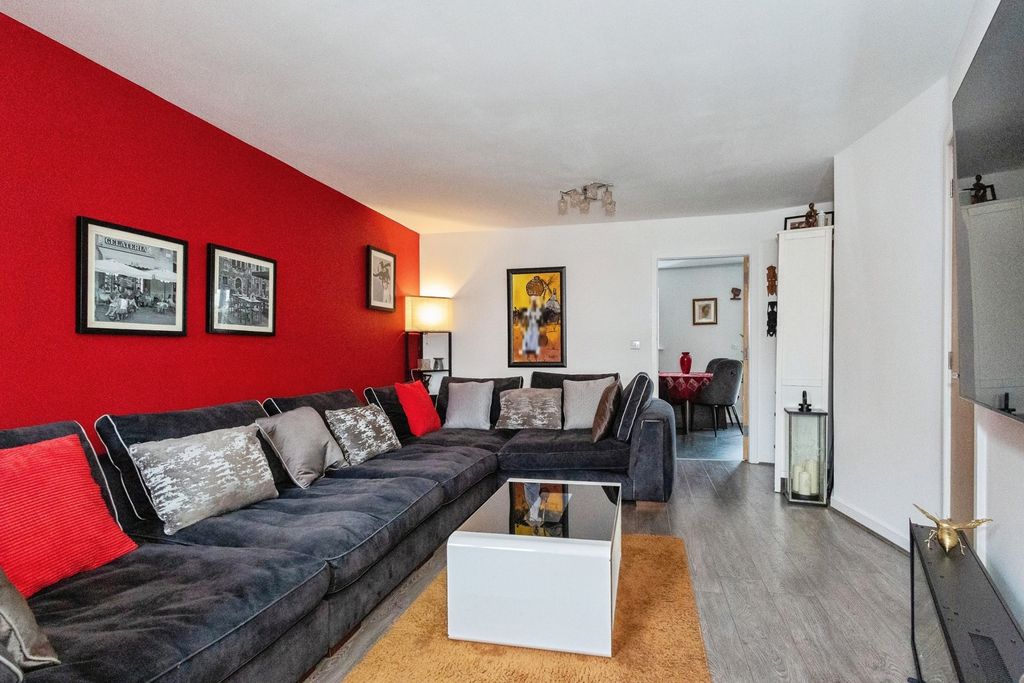 Property photo 2 of 30 Pbox-Img.Jpg