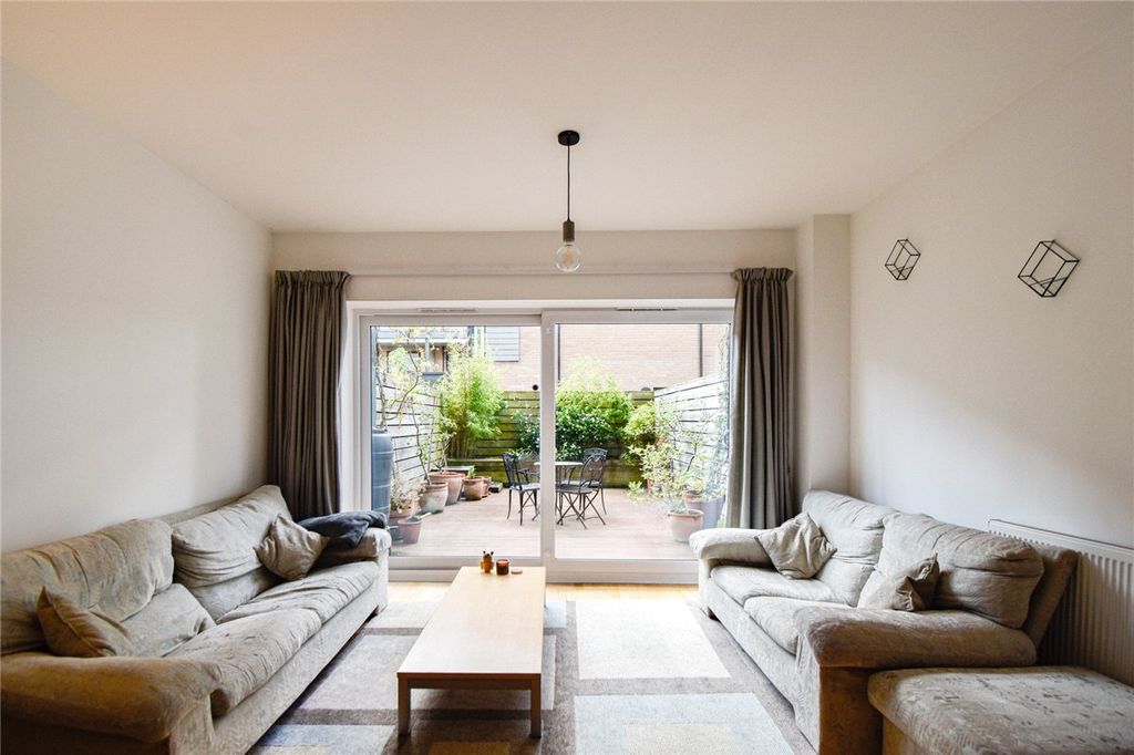 Property photo 2 of 11 Picture No. 01
