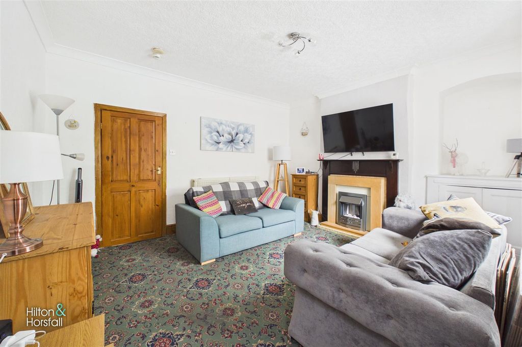 Property photo 3 of 12 Wellhouse Street