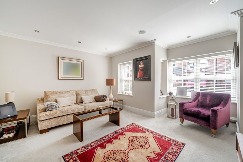 Property photo 2 of 15 Sitting Room