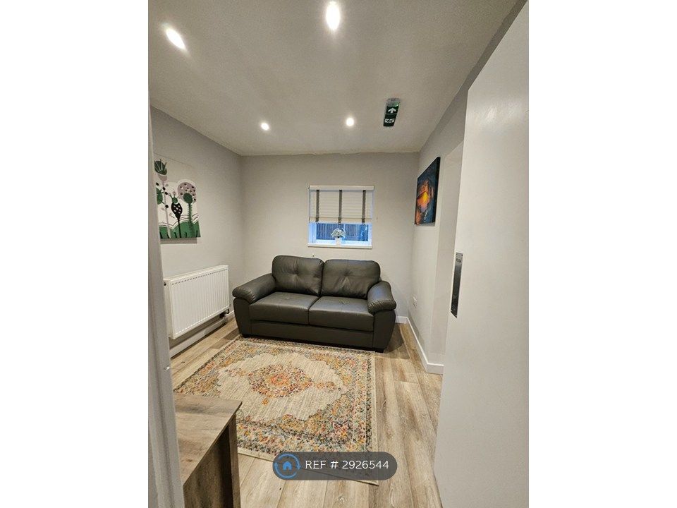 Property photo 2 of 10 Lounge